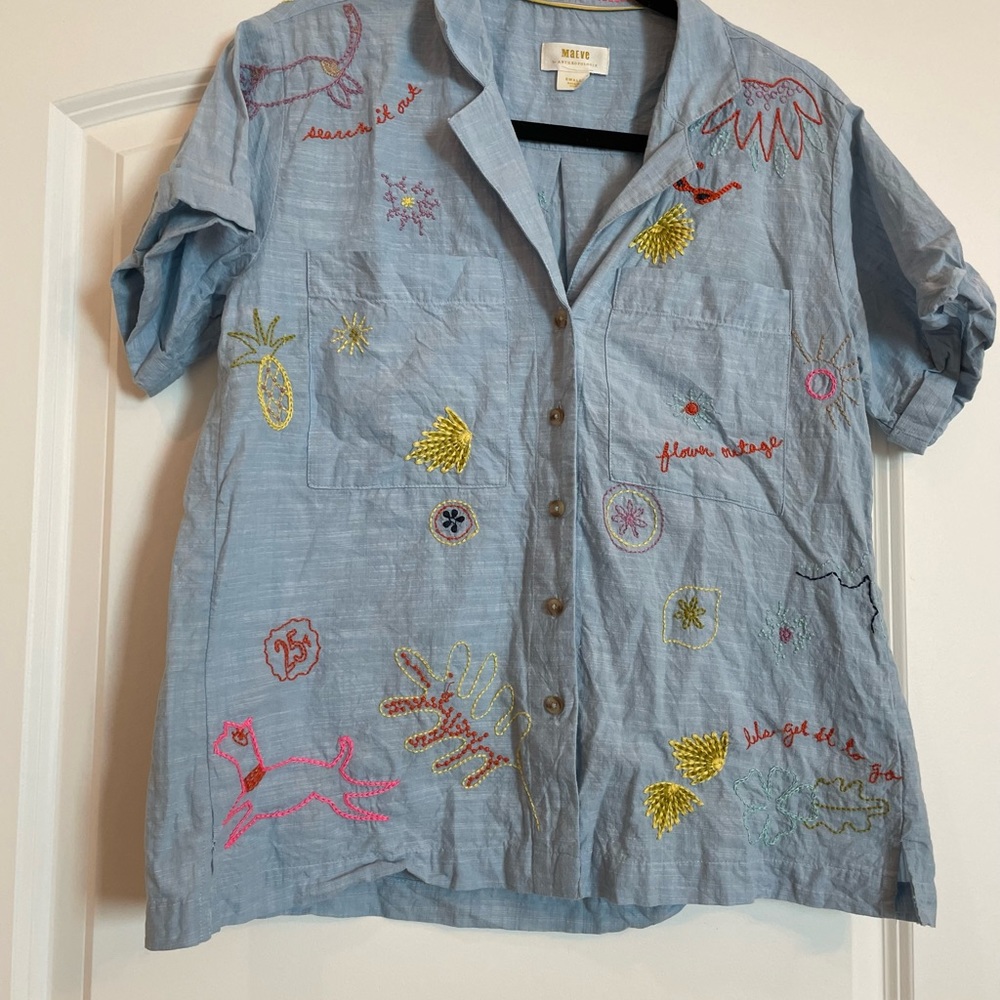 Maeve Anthropologie embroidered blue button down - Picture 3 of 9